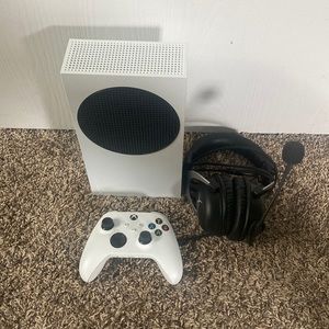 Xbox Series S/ Headset/ Controller - Bundle
